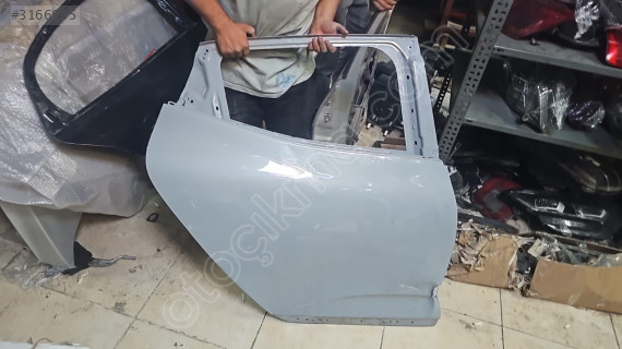 2020/2024 RENAULT CLİO 5 GRİ SAĞ ARKA KAPI ORJİNAL LOKALLİK