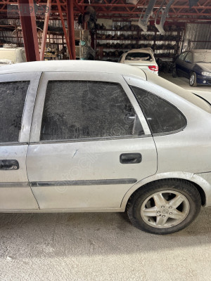 OPEL VECTRA B SOL ARKA KAPI HATASIZ