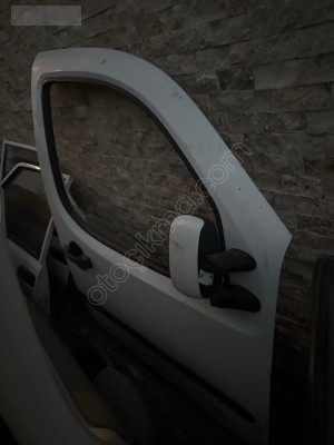 Fiat Doblo sağ ön kapı