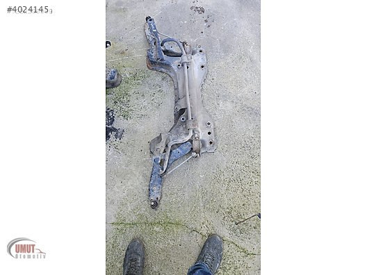 Ford Focus 1 motor beşiği travers