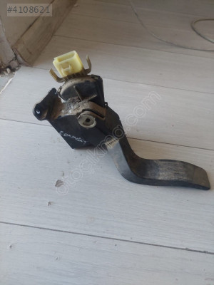 FORD CONNECT BEYAZ KAFA GAZ PEDALI ÇIKMA