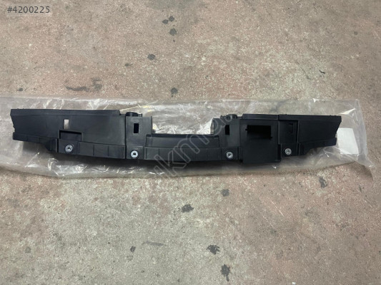 MG HS RADYATÖR ÜST BAKALİTİ SIFIR 2022-2024 10426953