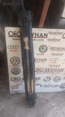 Seat Leon 2015 arka tampon demiri