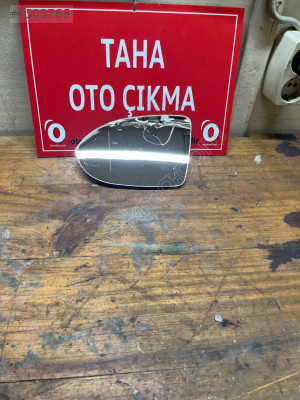 Passat B 8 sıtmalı sol ayna camı orijinal