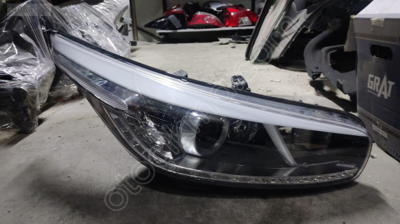 Kia Ceed Sağ Far