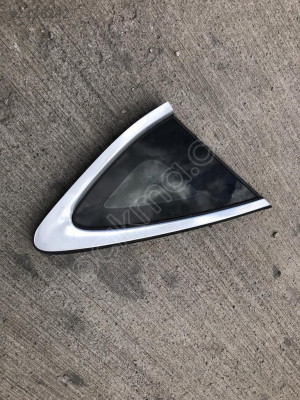 MERCEDES E SERİ SAĞ ARKA ÇEYREK CAM 43R-00048