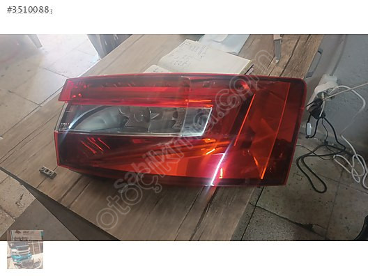 SKODA SÜPER B SAĞ ARKA STOP ÇIKMA ORJİNAL