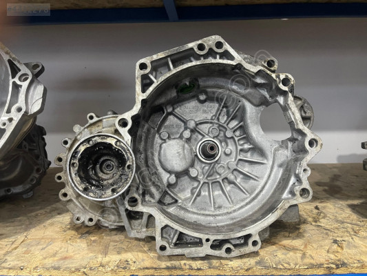 VOLKSWAGEN BORA 1.6 AKL ÇIKMA ŞANZIMAN