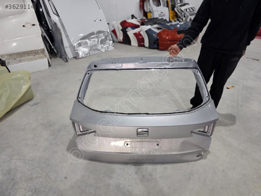SEAT ARONA GRİ BAGAJ KAPAĞI ORJINAL LOKALLIK