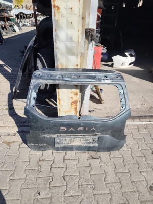 Dacia Duster arka bagaj kapağı 2020 2023
