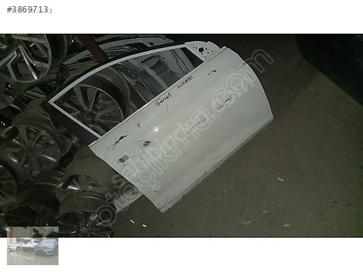 Ünallar Oto'da Hyundai i20 Sağ Ön Kapı Yedek Parçası
