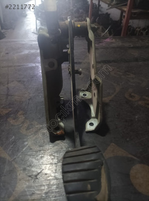 RENAULT TRAFİC FREN PEDAL