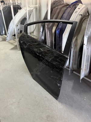 Kia cerato sağ arka kapı