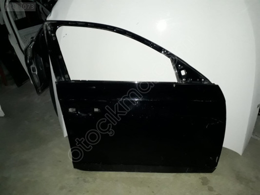 AUDİ A4 2011  SAĞ ÖN KAPI VE TÜM ÇIKMA ORİJİNAL PARÇALAR