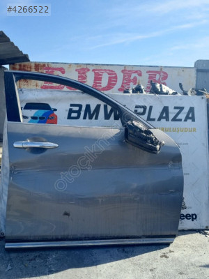 İnfiniti FX30D Sağ Ön Kapı