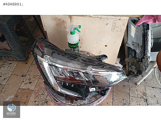 RENAULT CLİO 5 SAĞ FAR HATASIZ ÇIKMA ORJİNAL