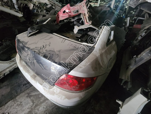 fiat linea orjinal çıkma KOMPLE sağ arka çamurluk