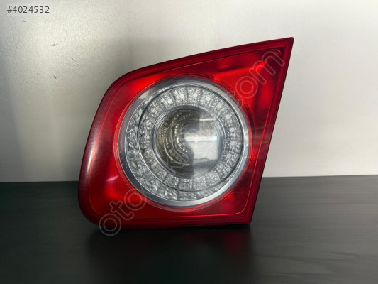 Sağ İç Stop VW Jetta 2006-2010 1K5945094