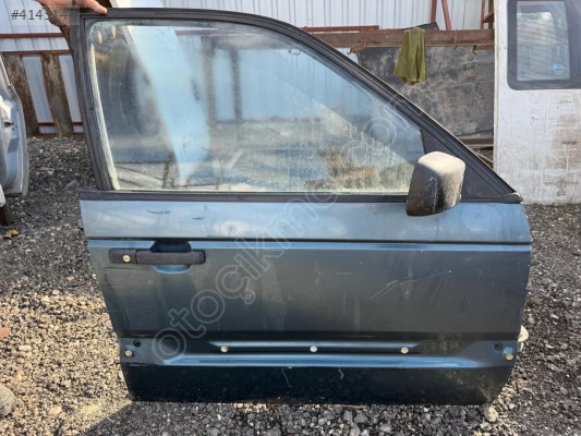 VOLKSWAGEN PASSAT SAĞ ÖN KAPI 1990 MODEL ORJİNAL ÇIKMA