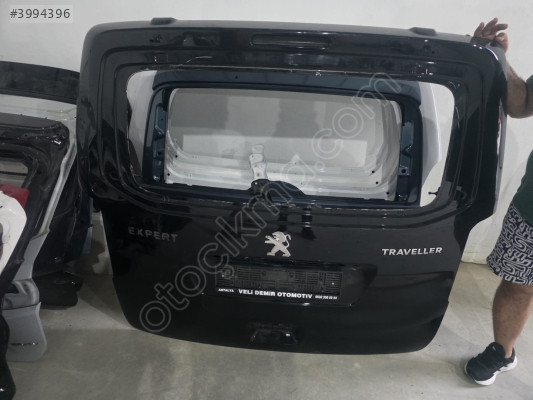 PEUGEOT EXPERT SİYAH BAGAJ KAPAĞI ORJINAL LOKALLIK
