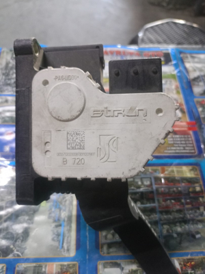 Linea 1.4 benzinli gaz pedalı potansiyometre çıkma orijinal