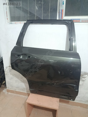 xc 90 sağ arka kapı