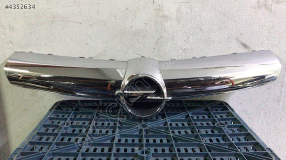 OPEL CORSA D ÖN PANJUR NİKELAJI ÇIKMA ORJİNAL YEDEK PARÇA