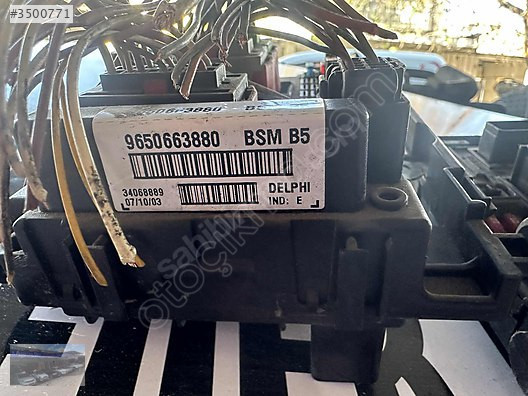 Peugeot 307 b5 sigorta kutusu 9650663880