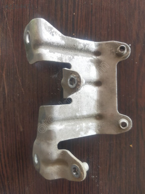 AUDİ A8 VAKUM TÜPÜ BRAKETİ 4E0809163A