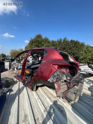 Renault Clio 4 Sol Arka Çamurluk
