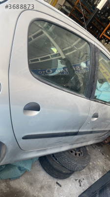 Peugeot 206 sağ arka kapı gri