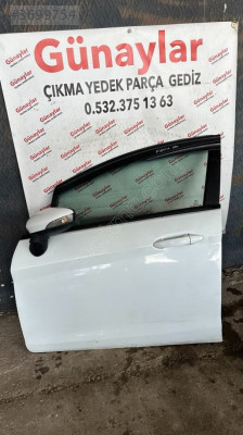 FORD FİESTA SOL ÖN KAPI