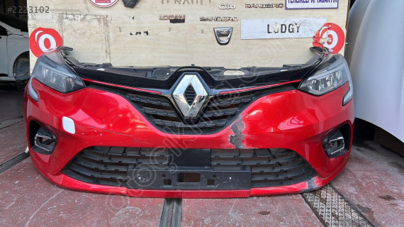 Renault Clio 5 kırmızı ön tampon çıkma