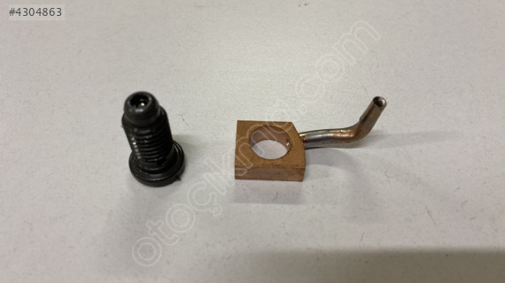 038103157B YAĞ PÜSKÜRTME MEMESİ CADDY GOLF JETTA PASSAT