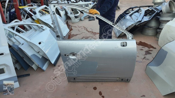 Renault Scenic Sağ ön  Arka Kapı