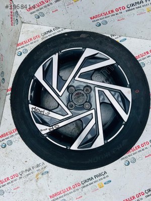 Hyundai i20 çelik jant 1.adet az kusurlu