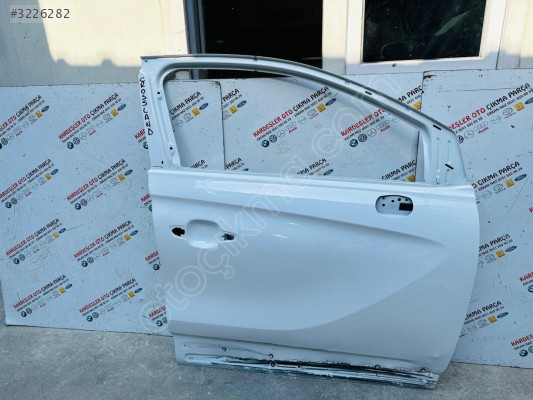 Opel crosland x sağ ön kapı (altdan hasarlı)