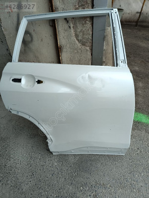 TOYOTA COROLLA CROSS SAĞ ARKA KAPI