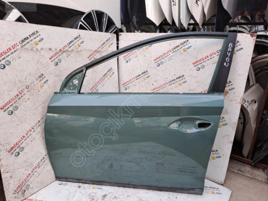 Hyundai bayon sol ön kapı (az hasarlı)
