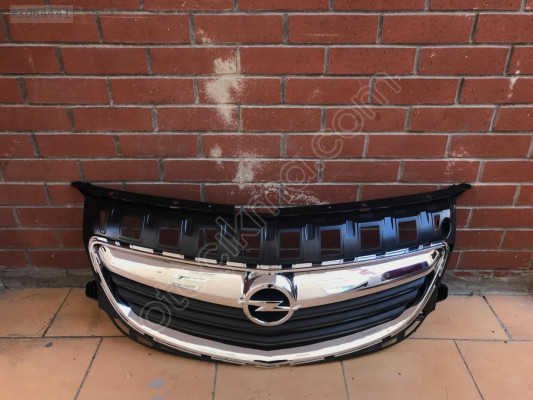 Opel insignia makyajlı kasa ön panjur sıfır