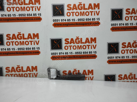 Renault Megane-2 Çıkma Sağ Ön Tampon Braketi OEM: 8200412366