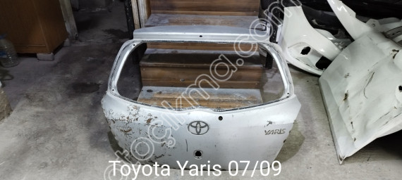 Toyota Yaris çıkma bagaj kapısı