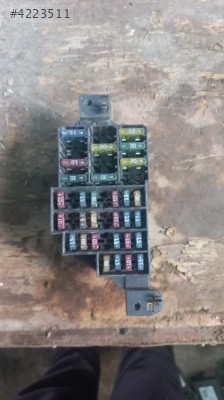 Opel corsa sigorta kutusu