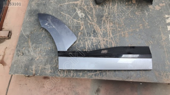 hyundai kona 2 sağ arka kapı bandı sefalılar oto cıkma