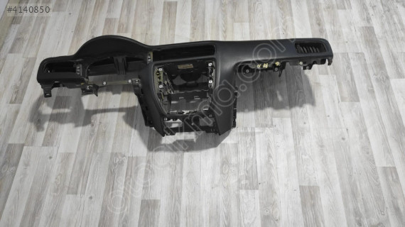 VOLKSVAGEN JETTA TAMİRLİ GÖĞÜS