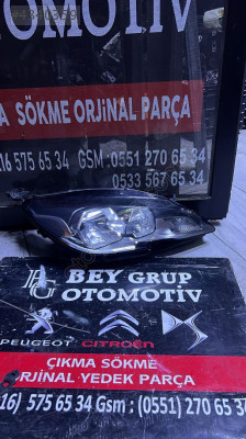 PEUGEOT 308 T9 SAĞ FAR 9677522980