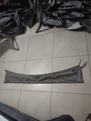 Volkswagen Amarok cam önü ızgarası orjinal çıkma parça