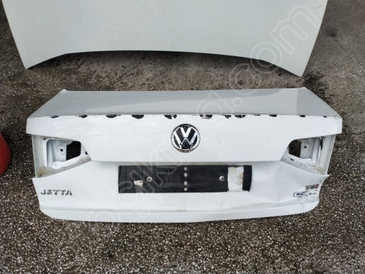 Volkswagen Jetta bagaj kapağı