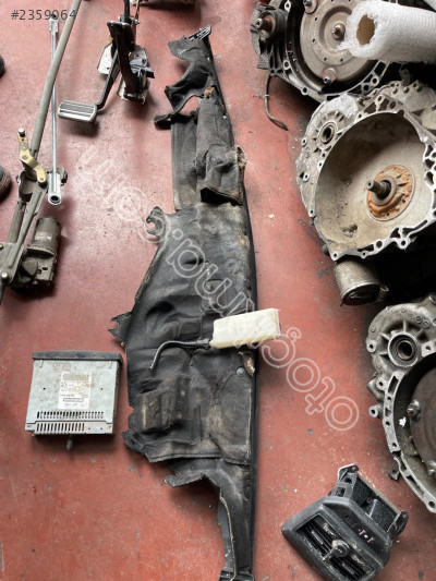 PEUGEOT 307 ÖN CAM ALT PLASTİĞİ ORJİNAL ÇIKMA PEJO