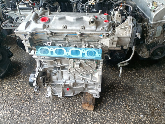 Toyota Corolla Auris Avensis çıkma orjinal yedek parçaları motor